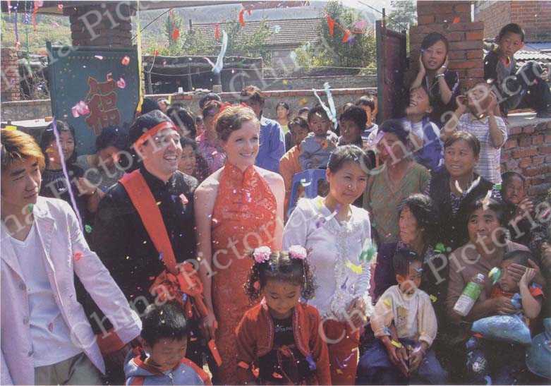 
Autumn 2006: Shannon and Zhe celebrate their wedding in the small mountain village of Huangbaiyu.
